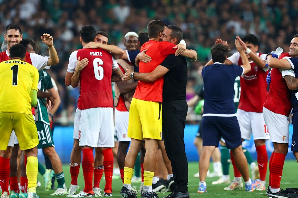 夺得多项冠 夺得多项冠